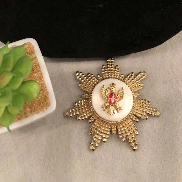 Gold Starburst Brooch - Picture 4 of 6
